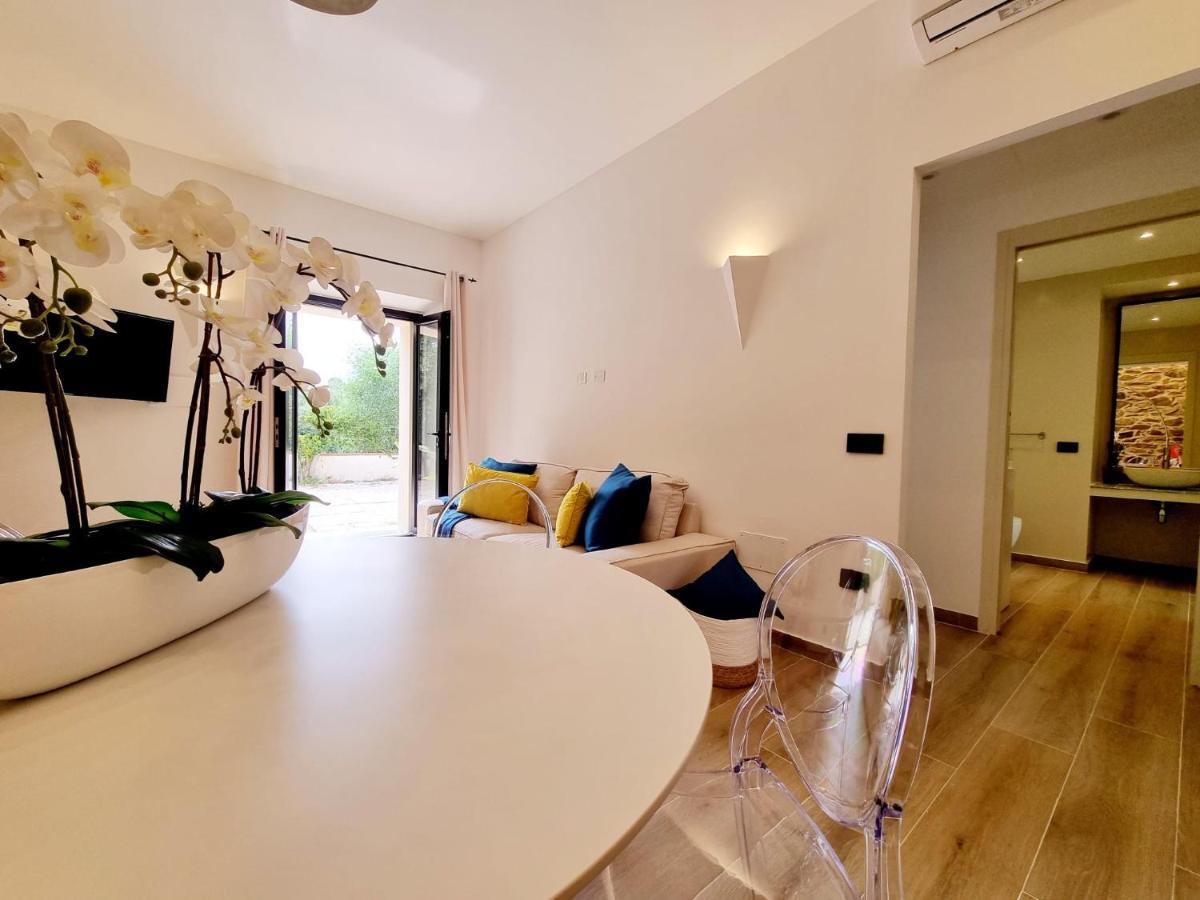 Stazzo San Teodoro Il Ginepro Piscina Condivisa Apartment Exterior foto
